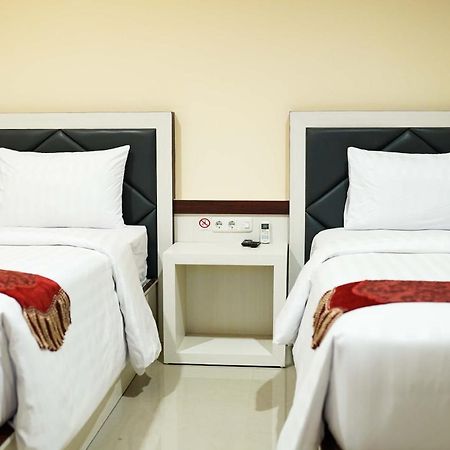 Grand Buana Lestari Hotel Паданг Экстерьер фото